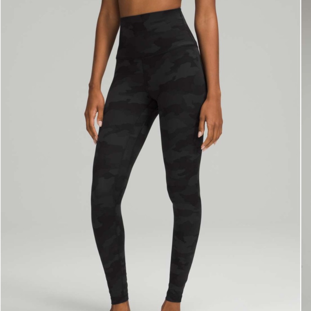 Lululemon Align Super-High Rise Pant 28"
Formation Camo Deep Coal Multi